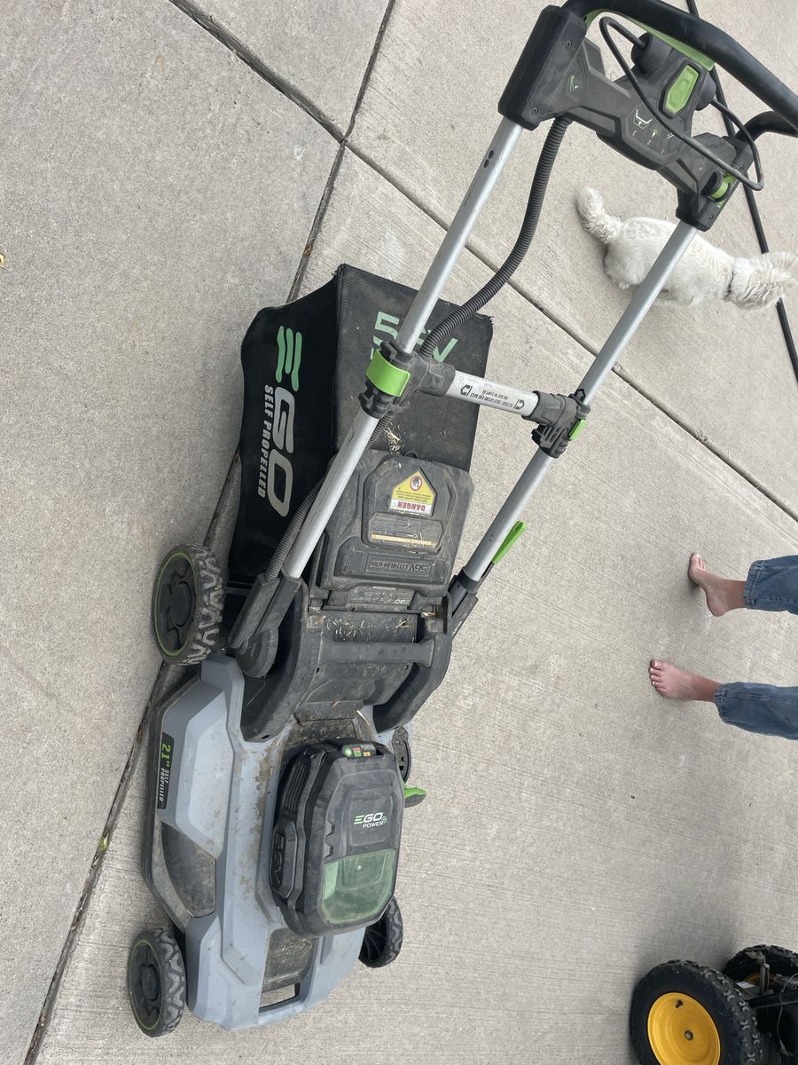EGO Power+ Select Cut LM2135SP 21" Self-Propelled 56V Cordless Electric Lawn Mower