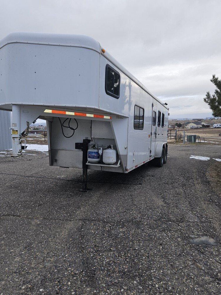 LQ Horse Trailer