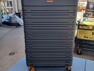 six piece luggage set