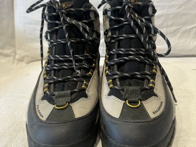 Salomon Mens Size 8.5 Wtrprf Mid Hiking Boots