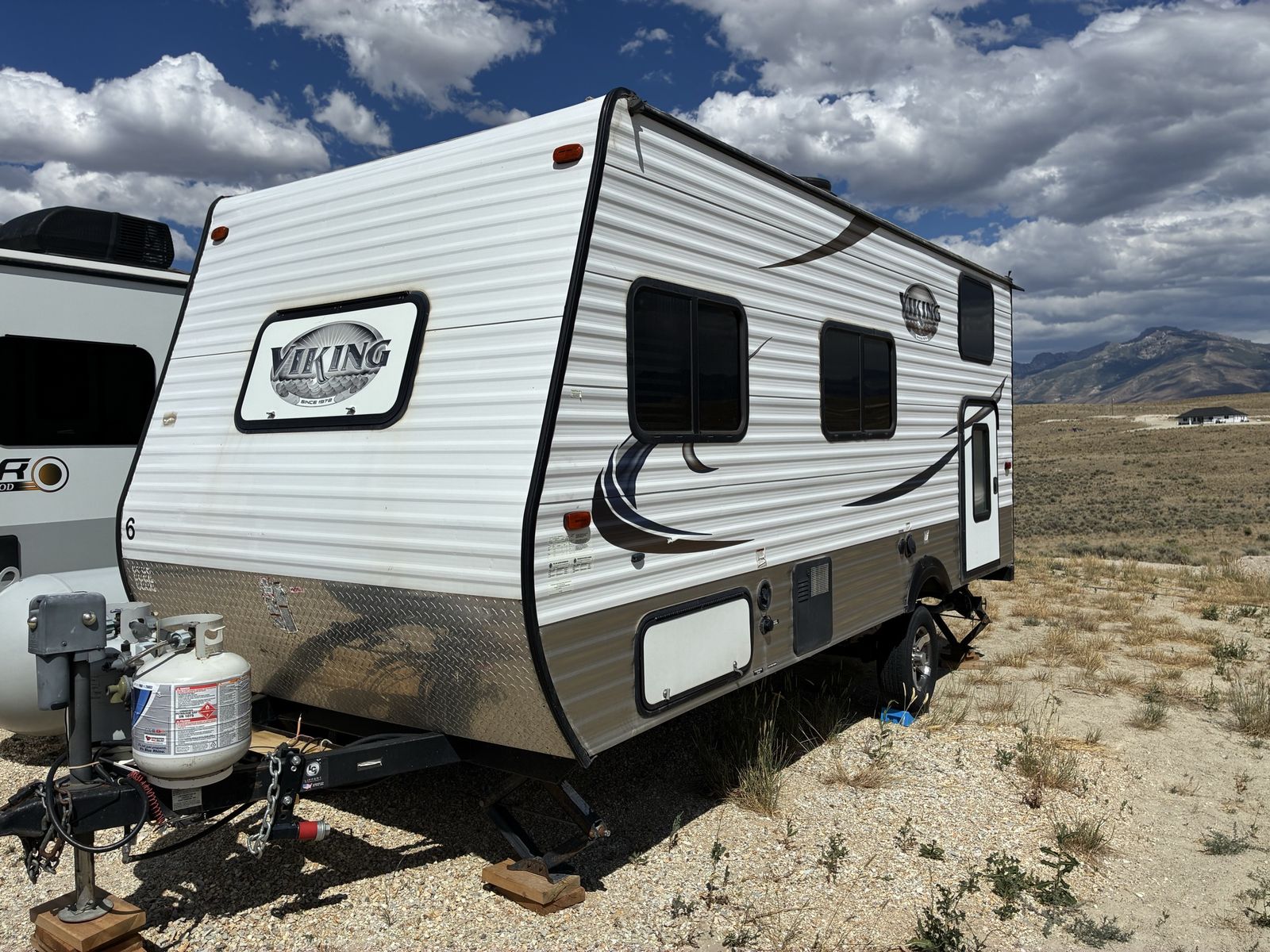 2016 Forest River Viking 17BH | Solar | Lithium Batteries | Andersen Hitch | Clean Title