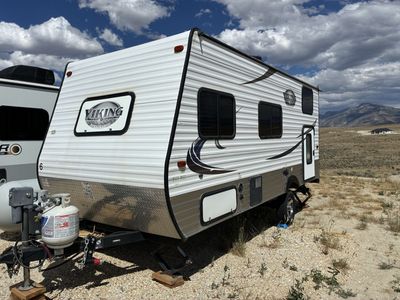 2016 Forest River Viking 17BH | Solar | Lithium Batteries | Andersen Hitch | Clean Title