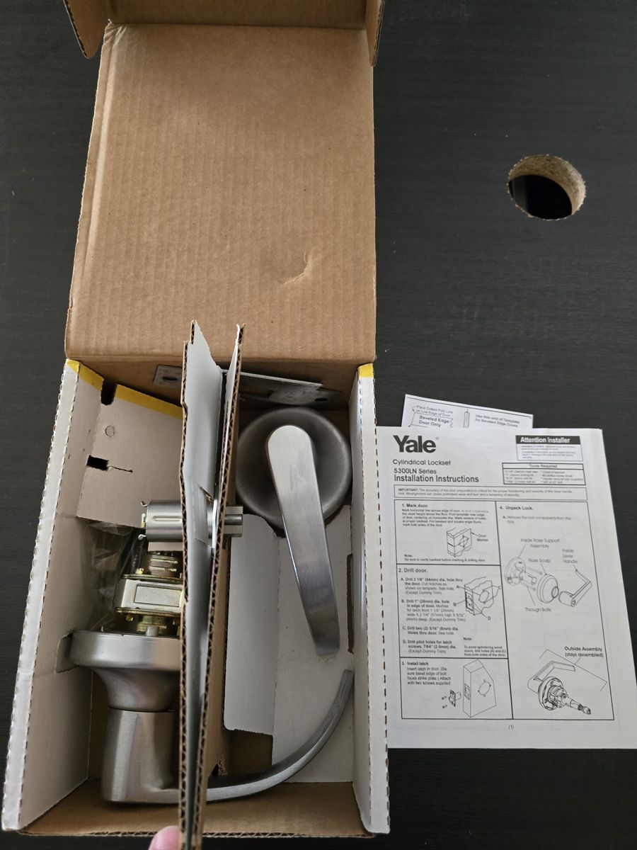 (3) Yale Door handle/lockset 5308LN new in box