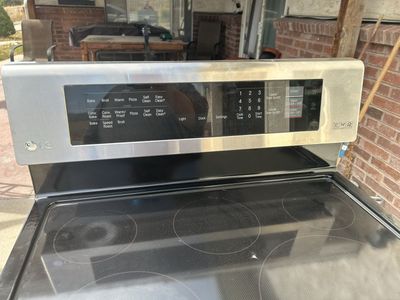 Glass top Stove like new LG