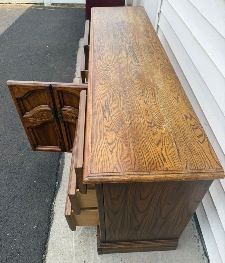 Main image 6
