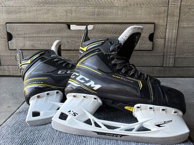 CCM Super Tacks 9380 Senior Hockey Skates - Size 8 EE