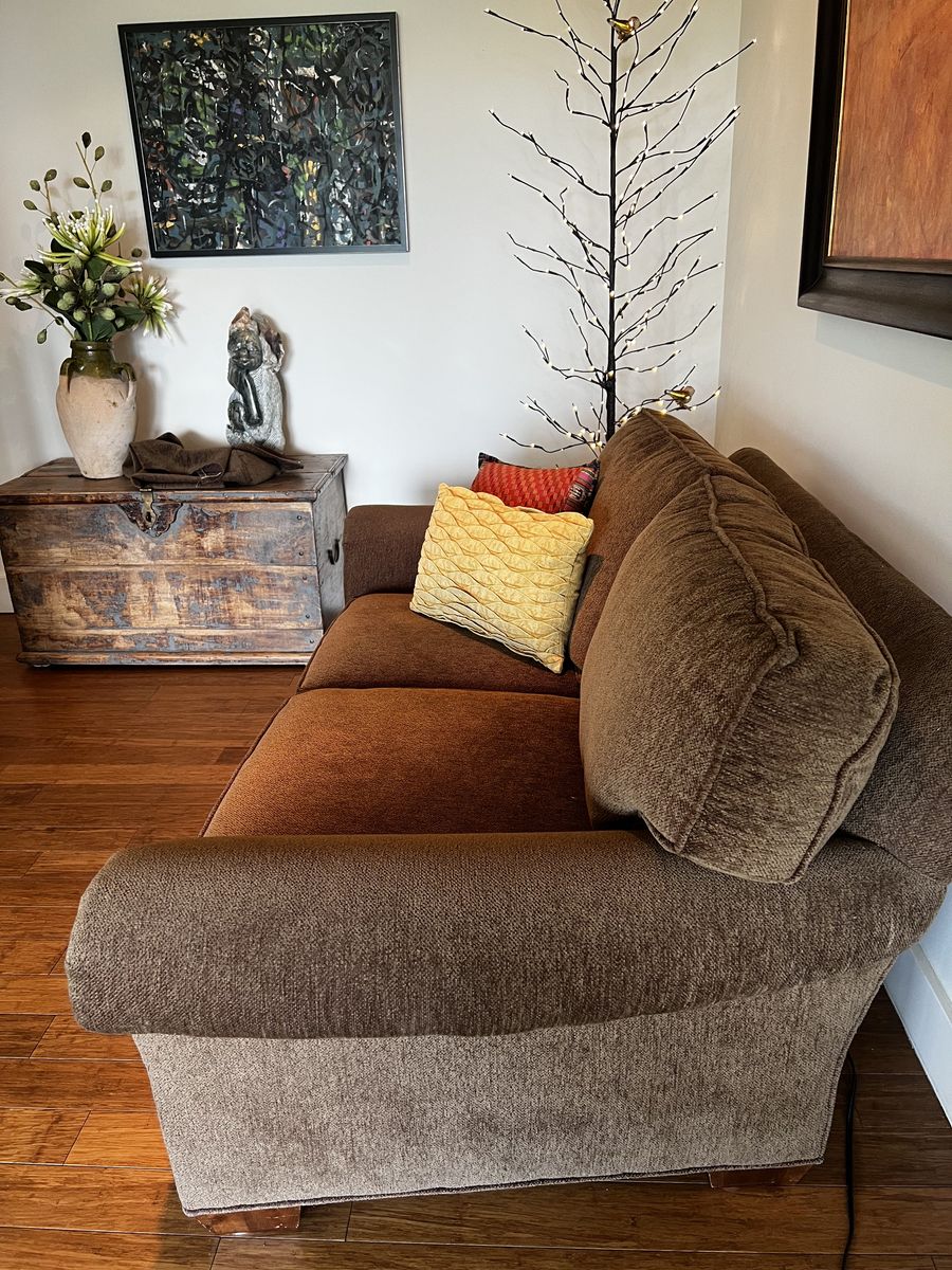 68" Loveseat, exceptional condition!
