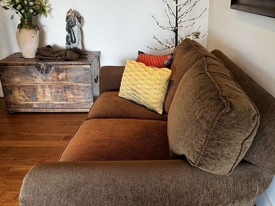 68" Loveseat, exceptional condition!