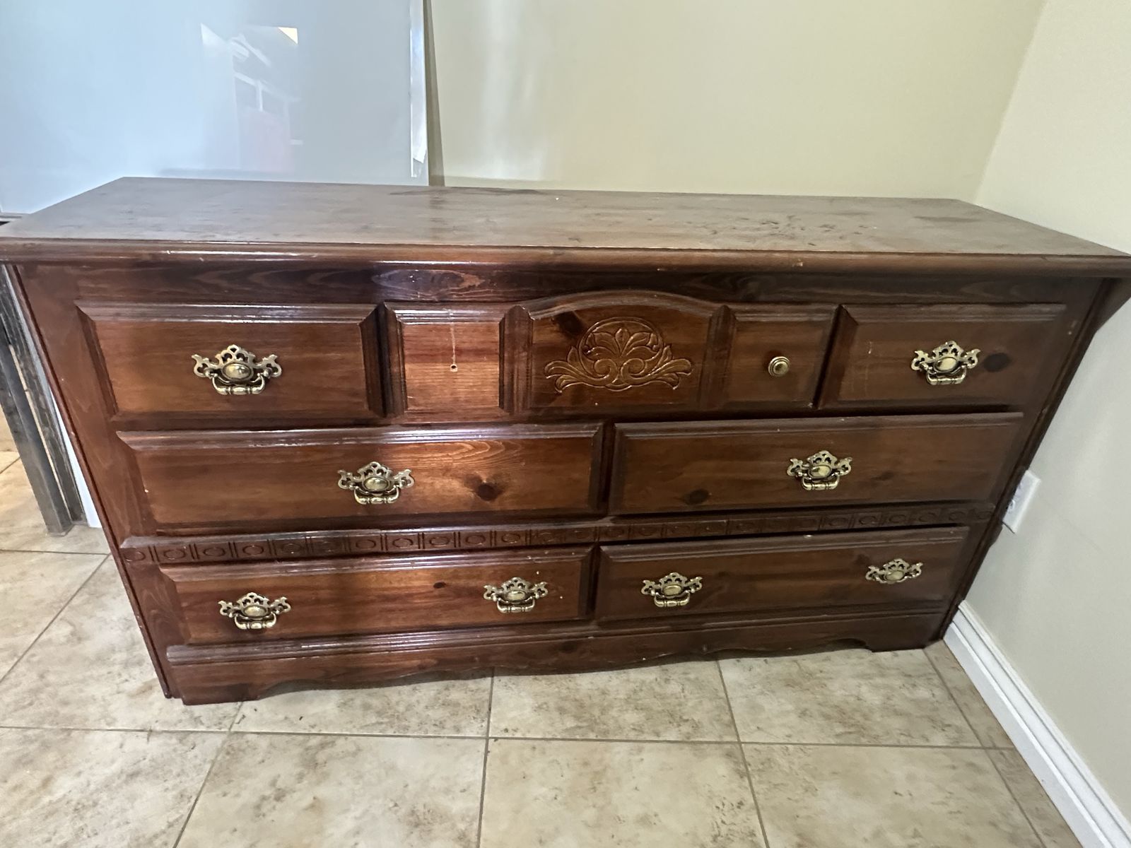Dresser