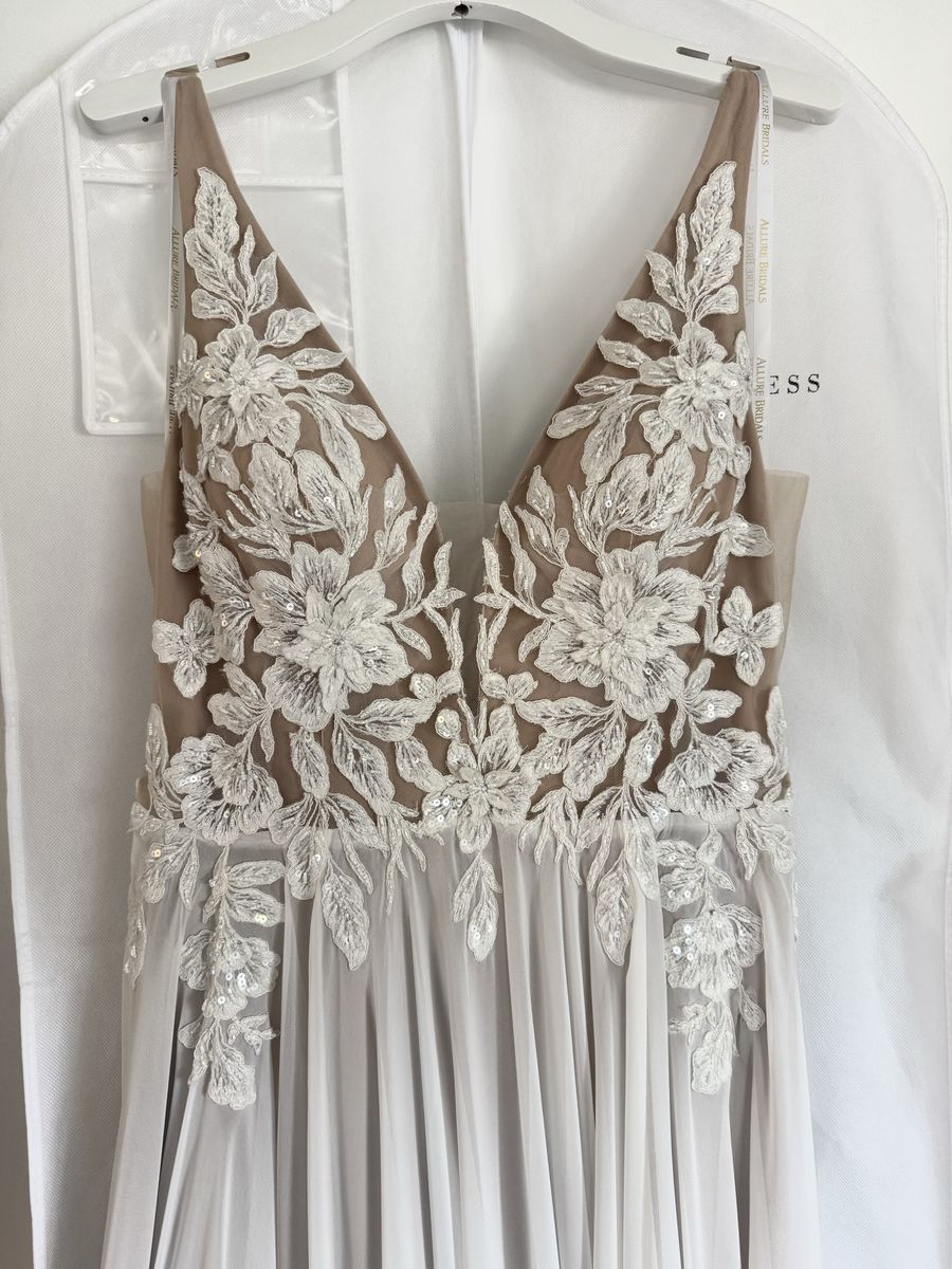 Wedding Dress (Bridal size 12, Street size 8)