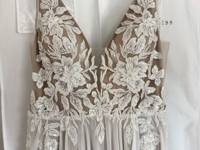 Wedding Dress (Bridal size 12, Street size 8)