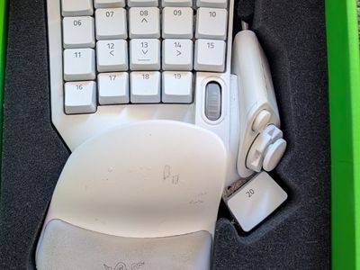 Razer Tartarus V2 Gaming Keypad