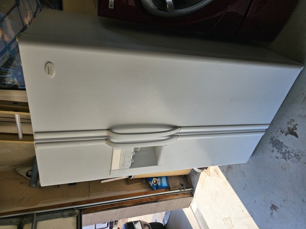 Garage Fridge in perfect working condition.