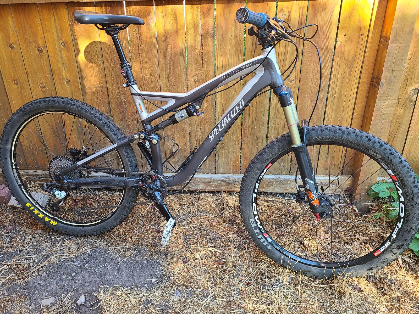 2011 Specialized Stumpjumper size M 26"
