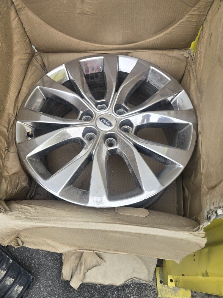 Ford OEM Silver 6-Lug Wheel Rim