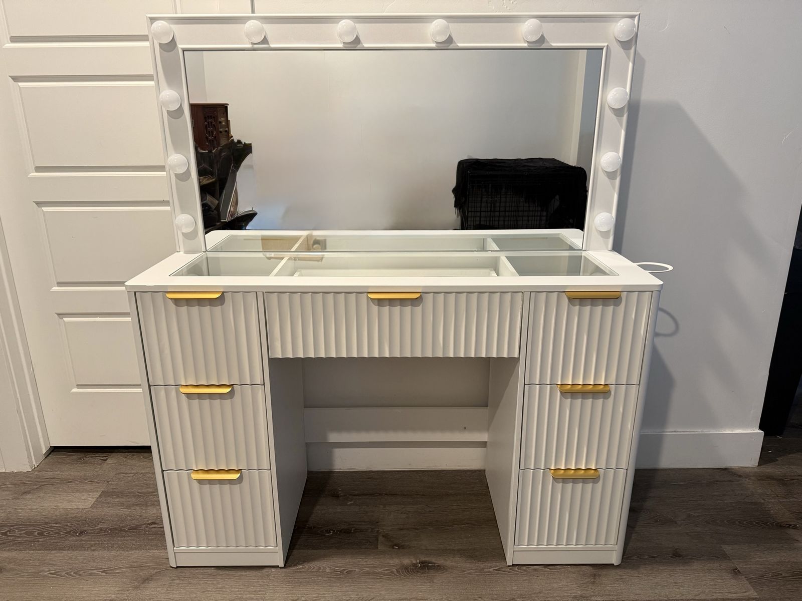Brand New Vanity Desk with Large Mirror and Lights