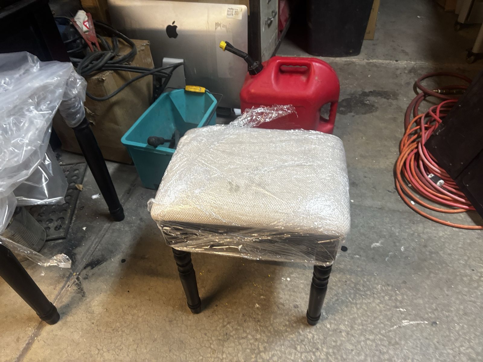 Main image 4