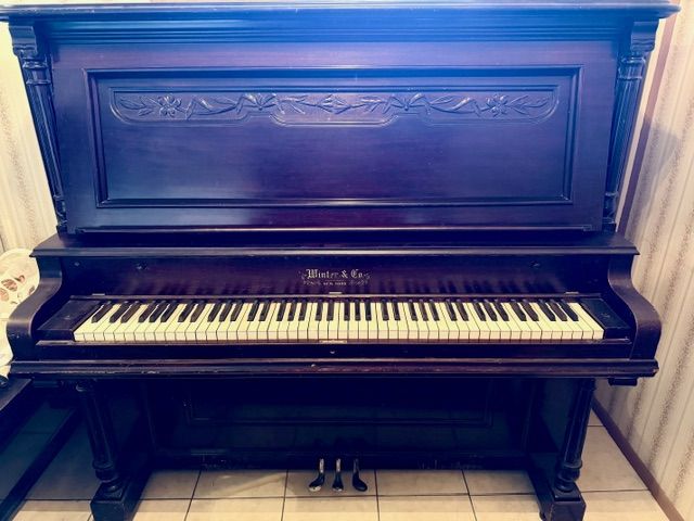 Upright Vintage Piano - Looks Great, sounds even better!