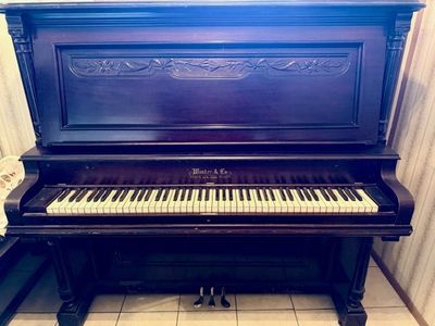 Upright Vintage Piano - Looks Great, sounds even better!