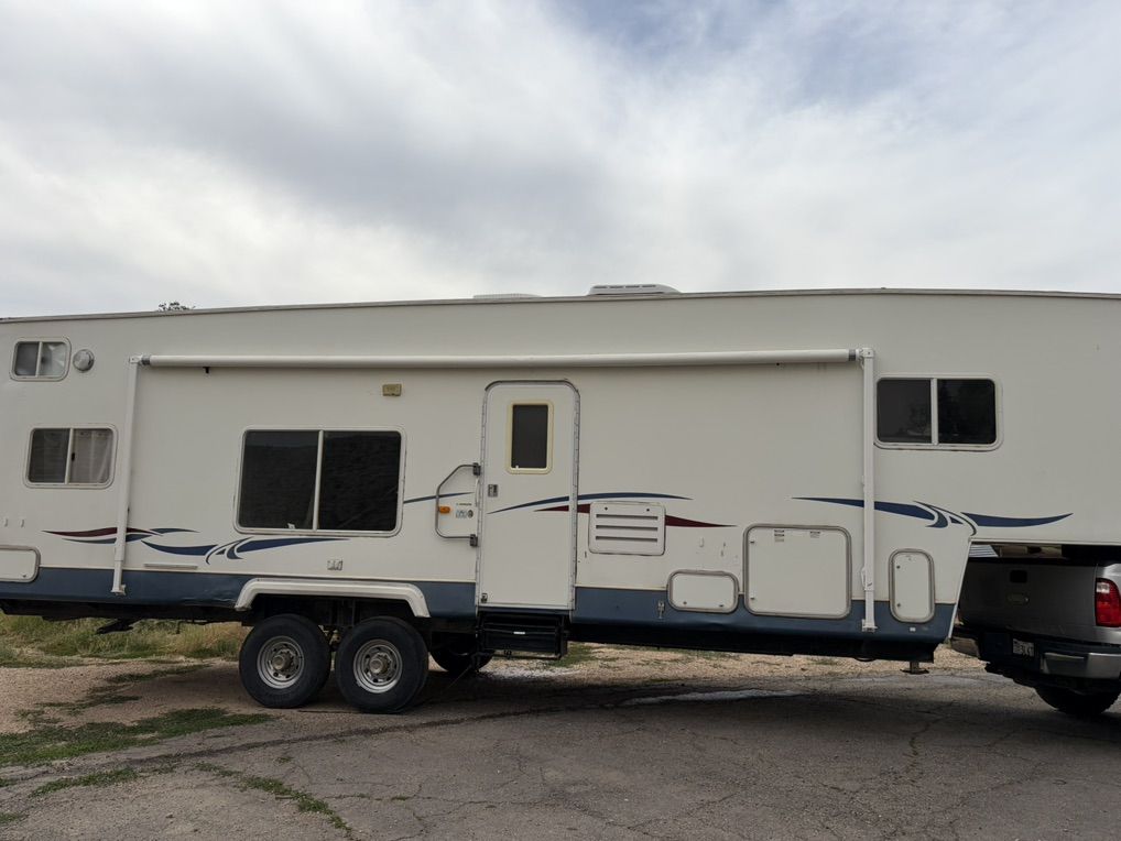 2004 Thor W33TB Toy Hauler