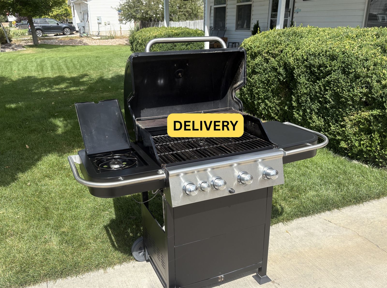 DELIVERY - WORKING/CLEANED 5 Burner Char-Broil CLASSIC BBQ Grill