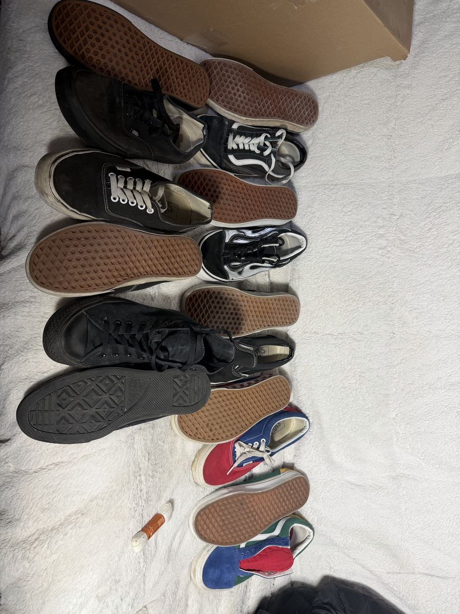 Size 9 vans chucks converse shoes good condition