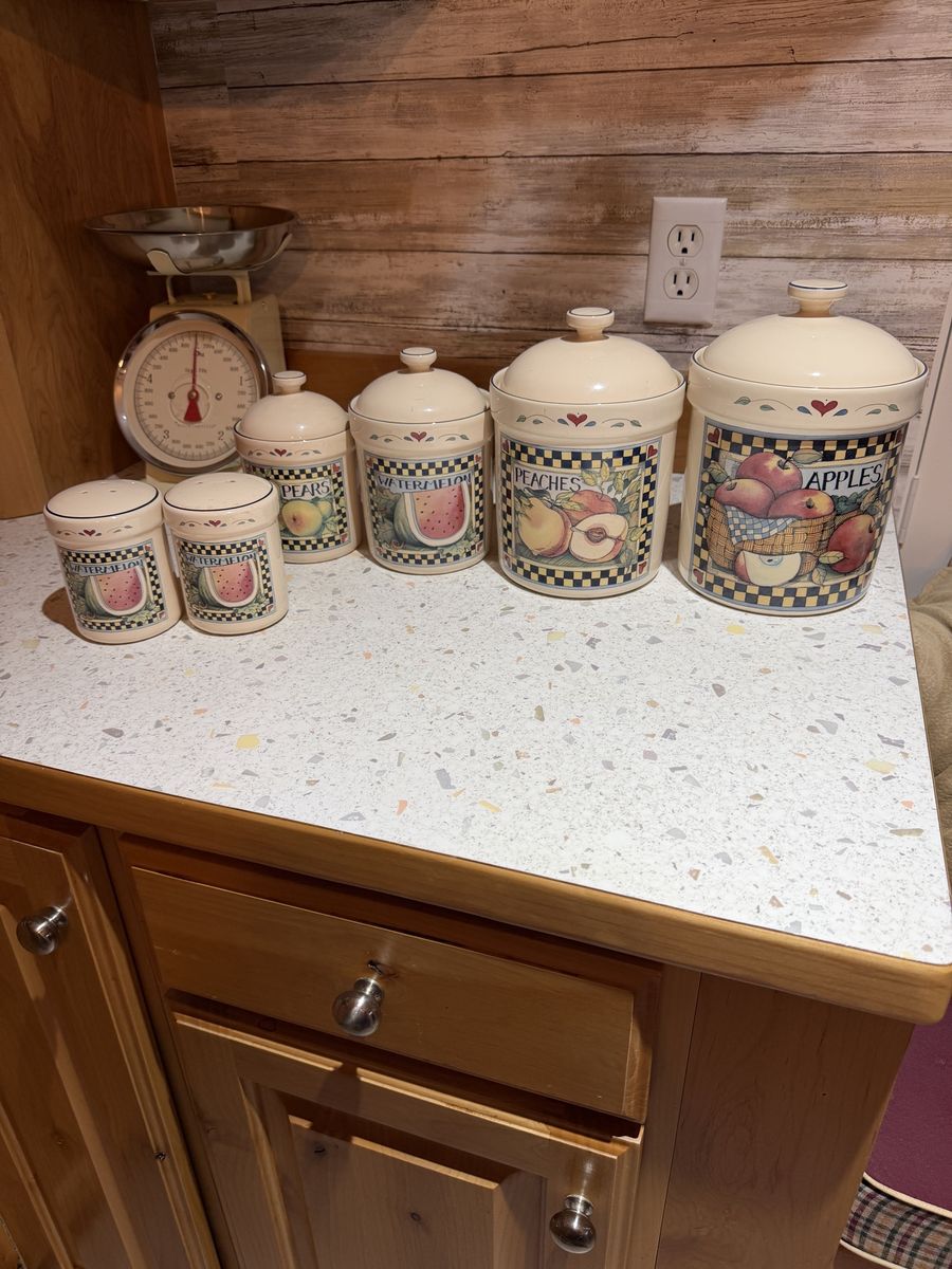 Country kitchen, canister, and salt and pepper shakers