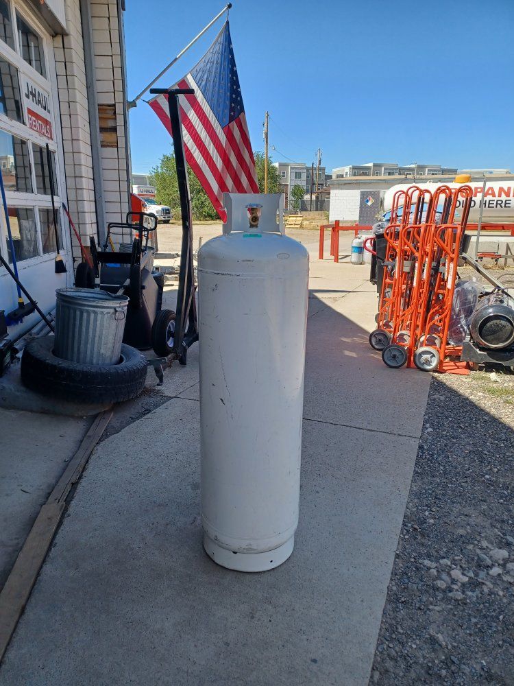 full brand new 100 lb propane cylinder/tank