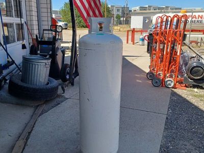 full brand new 100 lb propane cylinder/tank