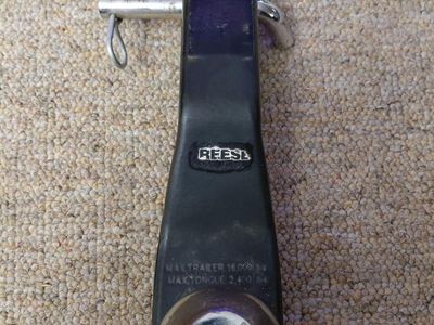 Tow Hitch solid steel through out not hollow Heavy duty with 2 and 5/16 inch Ball 12,000 lb $35 CASH ONLY text 385-414-9627
