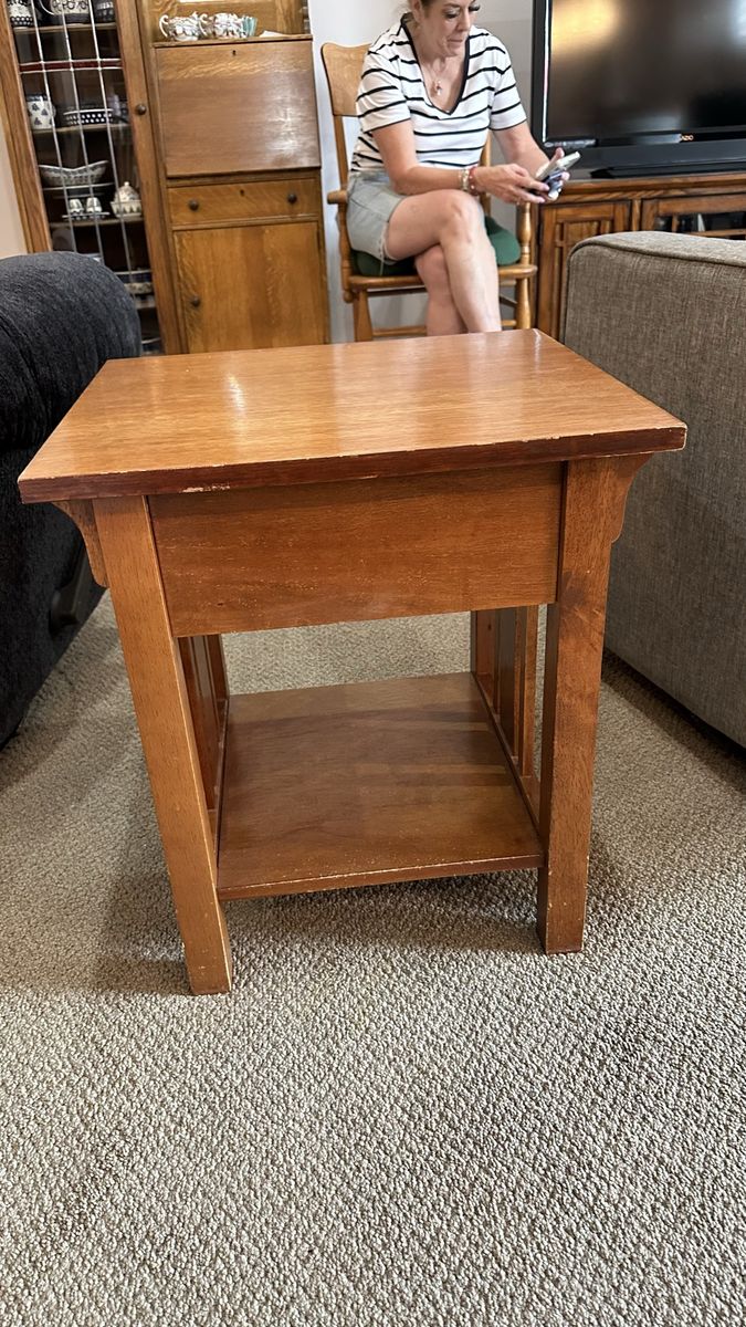 Mission Style Wood End Table Nightstand with Drawer & Shelf - Good Condition