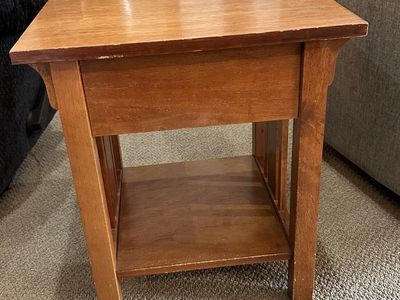 Mission Style Wood End Table Nightstand with Drawer & Shelf - Good Condition