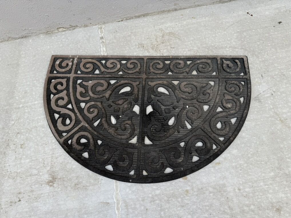 Outdoor Scroll Rug 39 L By 24 D