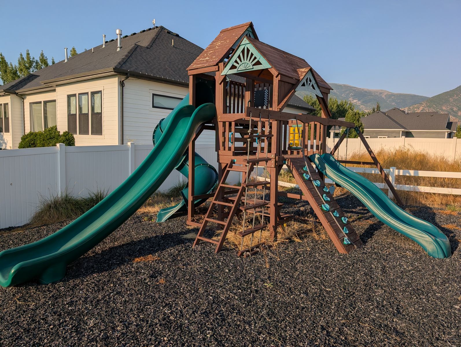 Nice used Gorilla Great Skye II Playland