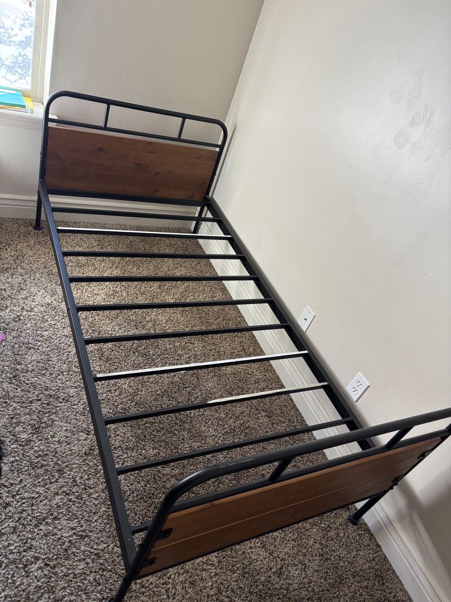 Twin bed and trundle