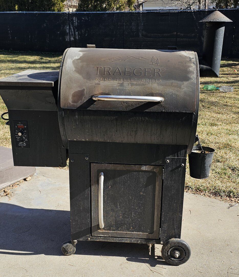 Traeger Century Wood Pellet BBQ Grill