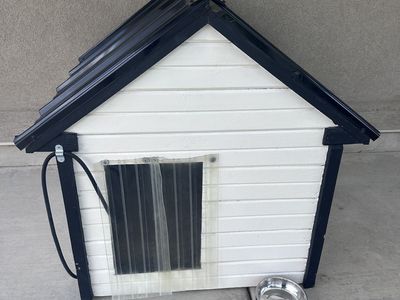 Small to medium sized Doghouse