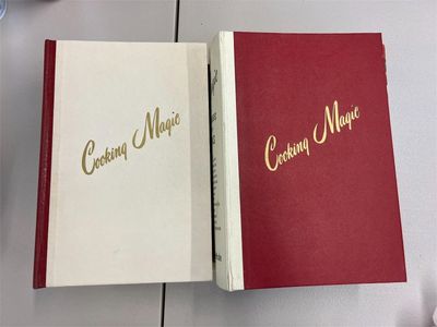 VINTAGE CULINARY ARTS INSTITUTE “COOKING MAGIC” COOKBOOKS 24 BOOKLETS ILLUSTRATED, 1954-55 VOLUME 1 AND 2 IN 2 BINDERS!!!