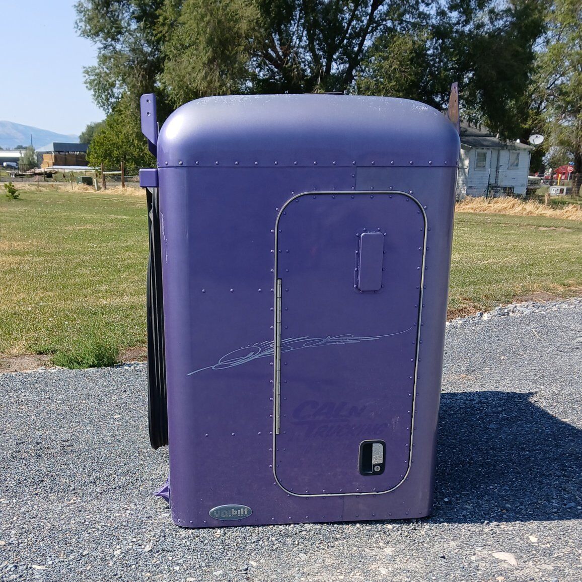 Peterbilt 48" flat top sleeper