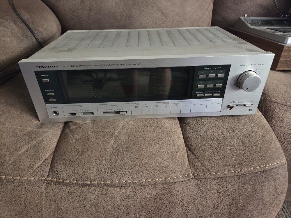 Realistic STA-780 AM/FM Rtereo Receiver