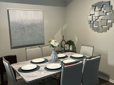 Dining table 6 seater