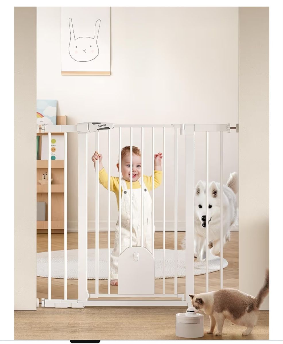 NEW Babelio auto Close Baby Gate with Cat Door Pressure Mounted