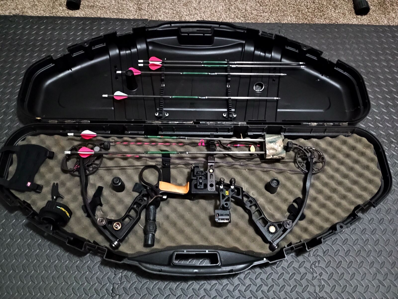 Mathews Passion Womens Bow