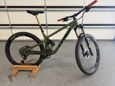 2020 Pivot Switchblade Pro XT Large Mountain Bike, Green, Full Suspension