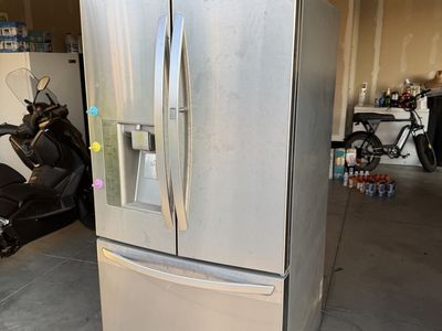 LG fridge freezer combo. Recently stopped cooling.
