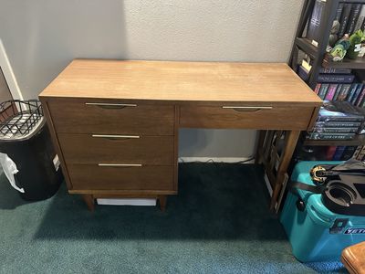 Mcm desk