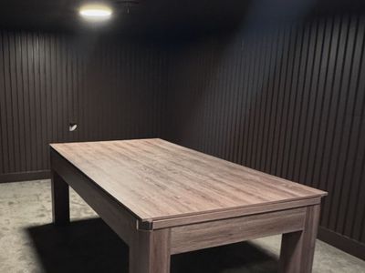 7 Foot Pool Table with Free Cues and Cue Rack