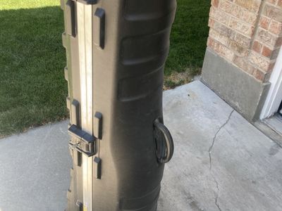 SKB Cases Black Golf Travel Case Hard Shell With Wheels and lock.