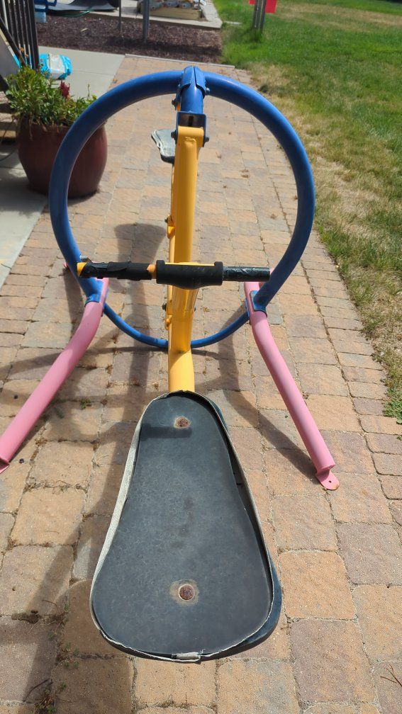 Outdoor Multi-Child Teeter Totter Seesaw with 360-Degree Rotation