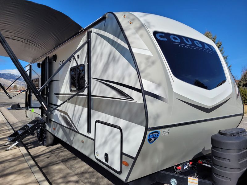 2025 Keystone Cougar 25MLE Travel Trailer